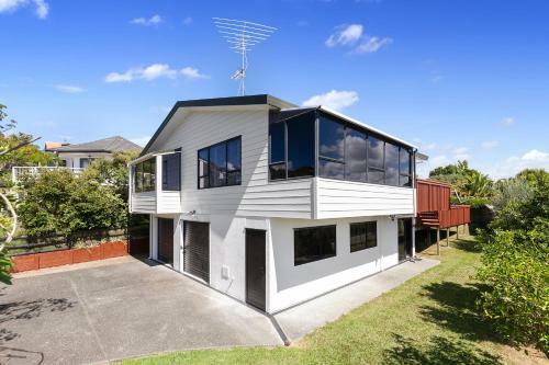 Serene At Snells - Snells Beach Bach