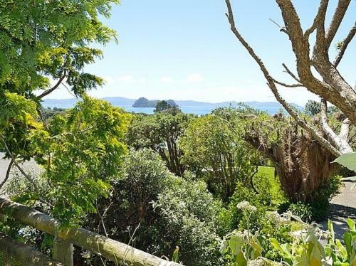 Campbell Lodge - Hahei Holiday Home