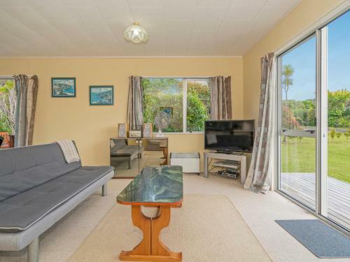 Magic On Margot - Hahei Holiday Home