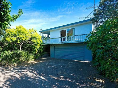 Matarangi Beachfront House - Matarangi Holiday Home