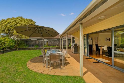 Kowhai Corner - Matarangi Holiday Home