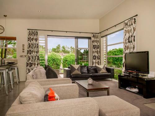 Casa Matarangi - Matarangi Holiday Home