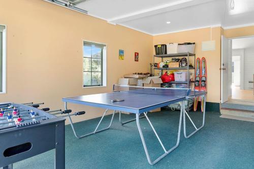 Kiwi Kuta With Wifi- Matarangi Holiday Home