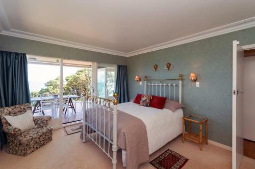 Beachfront Bliss - Coopers Beach Holiday Home