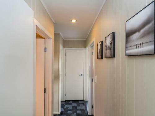 The Harbourside Bach - Matarangi Holiday Home