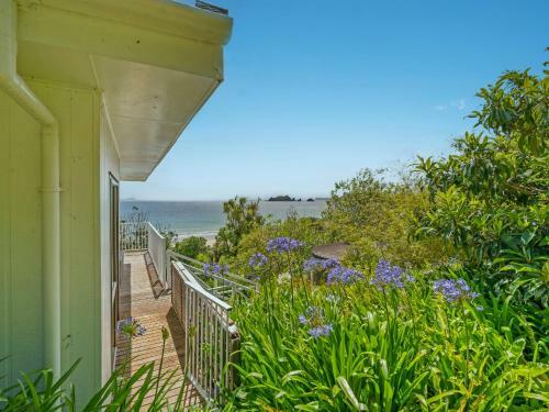 Double The Beach - Opito Bay Holiday Home