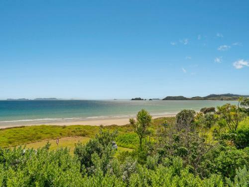 Double The Beach - Opito Bay Holiday Home