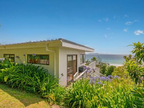 Double The Beach - Opito Bay Holiday Home