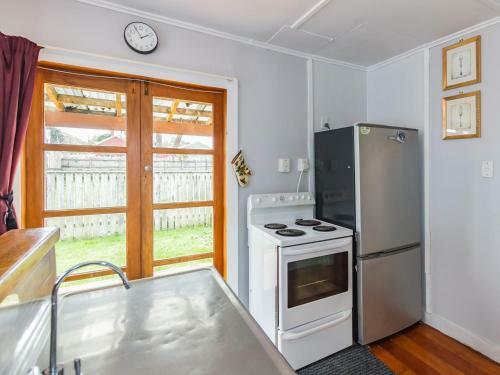 Snowbound Cottage - Raetihi Holiday Home