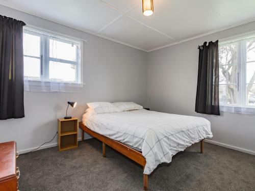 Snowbound Cottage - Raetihi Holiday Home
