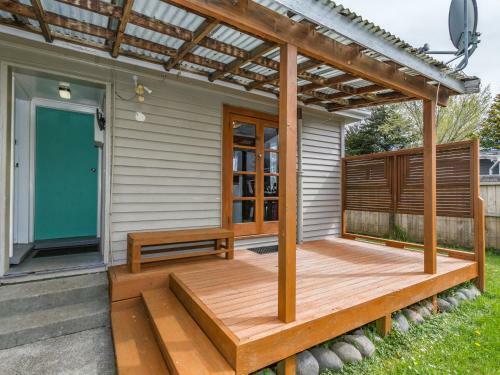 Snowbound Cottage - Raetihi Holiday Home