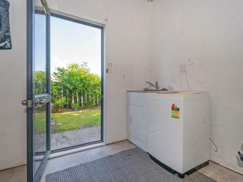 Manuka Bach - Matarangi Holiday Home