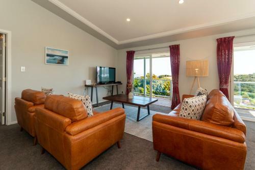Seaview Central - Coopers Beach Holiday Home