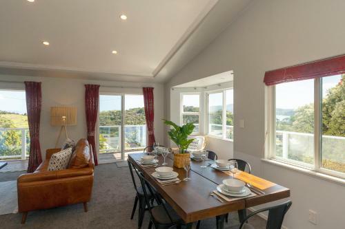 Seaview Central - Coopers Beach Holiday Home