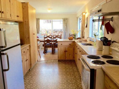 Shiloh - Diamond Harbour Holiday Home