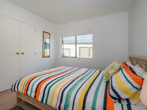 Captain's Cabin - Cooks Beach Holiday Home