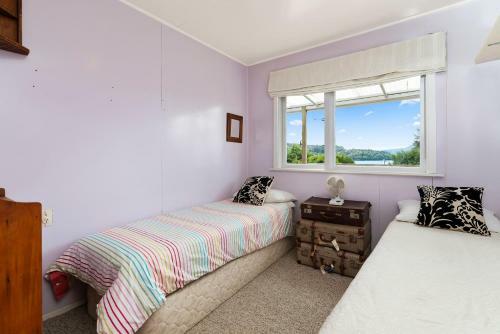 Kiwiana Bach - Lake Tarawera Holiday Home