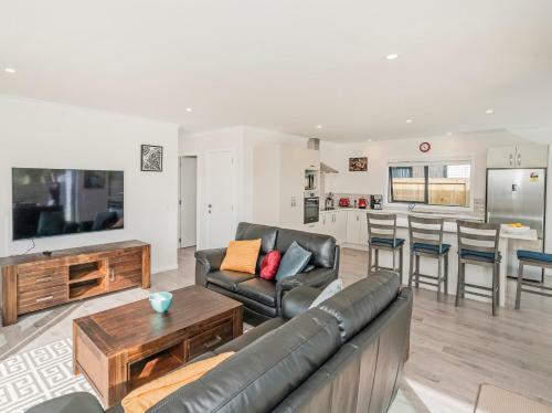 Seabliss - Cooks Beach Holiday Home