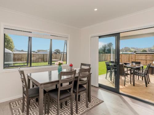 Seabliss - Cooks Beach Holiday Home