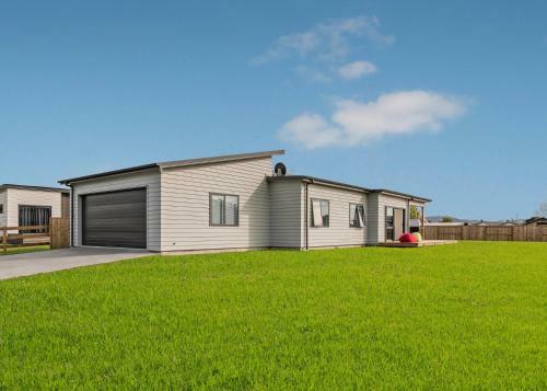 Seabliss - Cooks Beach Holiday Home