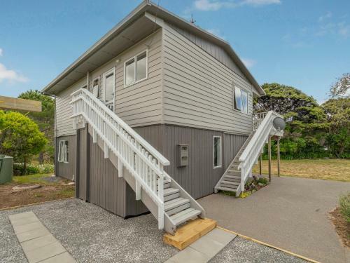 Recharge On Riverview - Cooks Beach Holiday Home