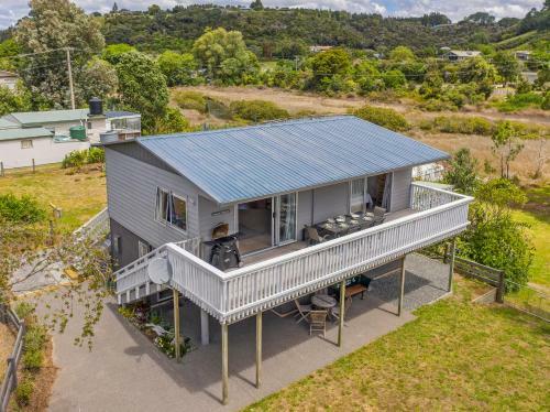 Recharge On Riverview - Cooks Beach Holiday Home