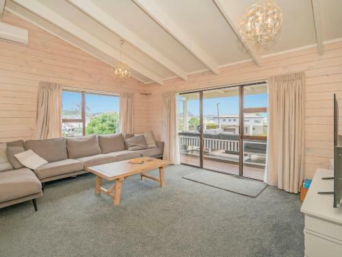 Daze Away - Cooks Beach Holiday Home
