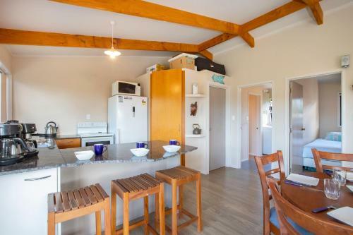 The Hideaway - Omaha Holiday Home