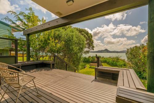 Beachfront Modern Home - Cooks Beach Holiday Home