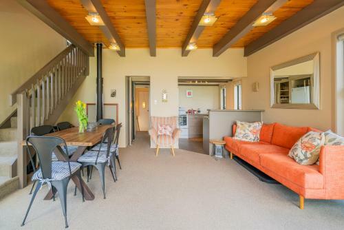 Beachfront Modern Home - Cooks Beach Holiday Home