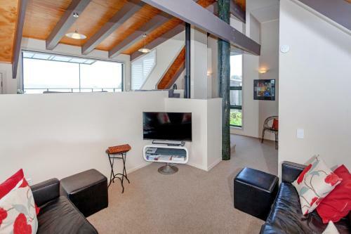 Beachfront Modern Home - Cooks Beach Holiday Home