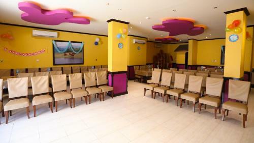 Al Shorouq Hotel Apartments