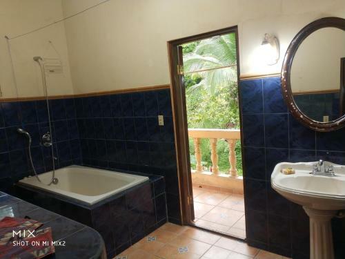 Hostal Mission Villas, Big Creek, Isla Colon, Bocas Del Toro, Panama