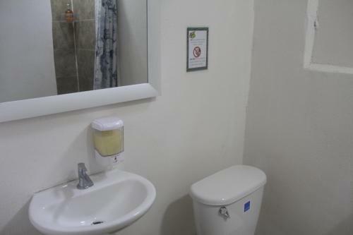 Eden`s Garden Hostel