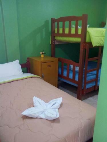 Bed & Breakfast Sunset Hostel Airport