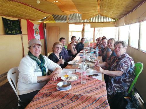 Hotel Urosfood & Titiqaqa Lodge
