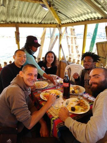 Hotel Urosfood & Titiqaqa Lodge