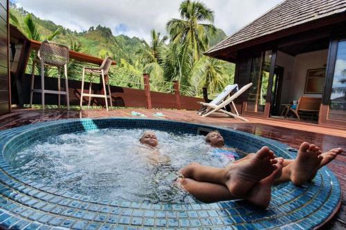 Luxurious Tropical Moorea Villa