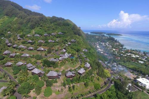 Luxurious Tropical Moorea Villa