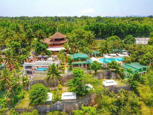 Hotel Noni's Resort