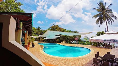 Hotel Noni's Resort