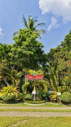 Hotel Noni's Resort