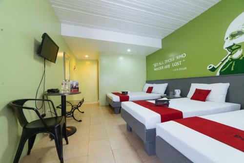 Hotel Reddoorz Plus @ Altaroca Antipolo