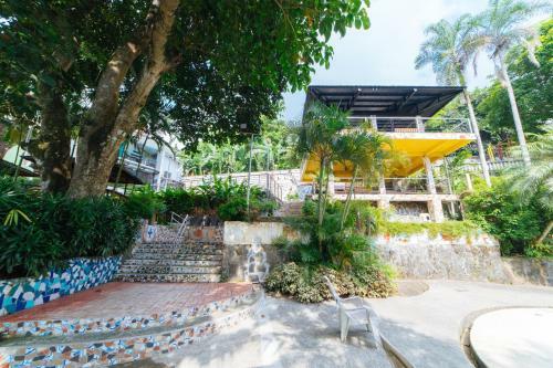 Hotel Reddoorz Plus @ Altaroca Antipolo