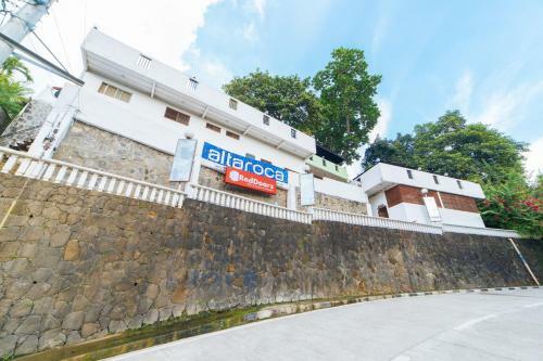 Hotel Reddoorz Plus @ Altaroca Antipolo