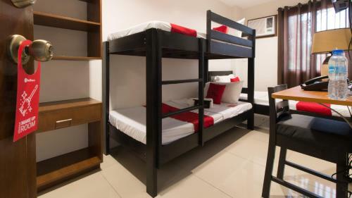 Hotel Reddoorz Plus @ Diola Villamonte Bacolod