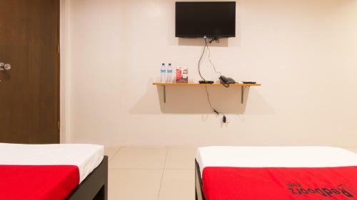 Hotel Reddoorz Plus @ Diola Villamonte Bacolod