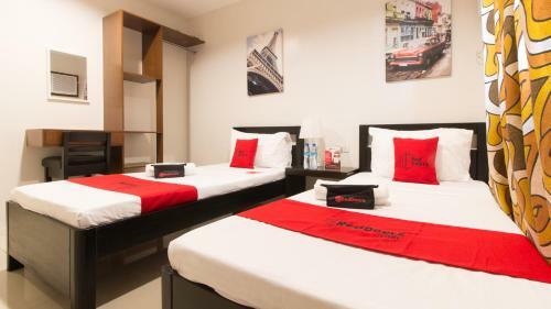 Hotel Reddoorz Plus @ Diola Villamonte Bacolod