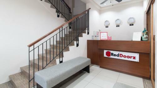 Hotel Reddoorz Plus @ Diola Villamonte Bacolod
