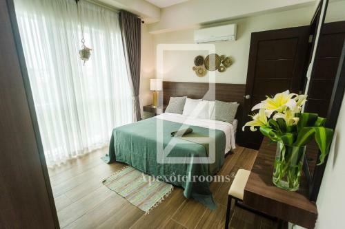 Amazing Apartment Posh Ayala Best Secure Spacious